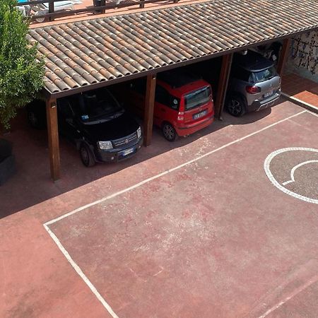 ナポリTabor 1 Garden & Parkingアパートメント エクステリア 写真